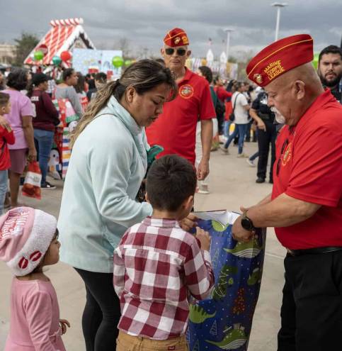 christmas-gifts-city-of-mission